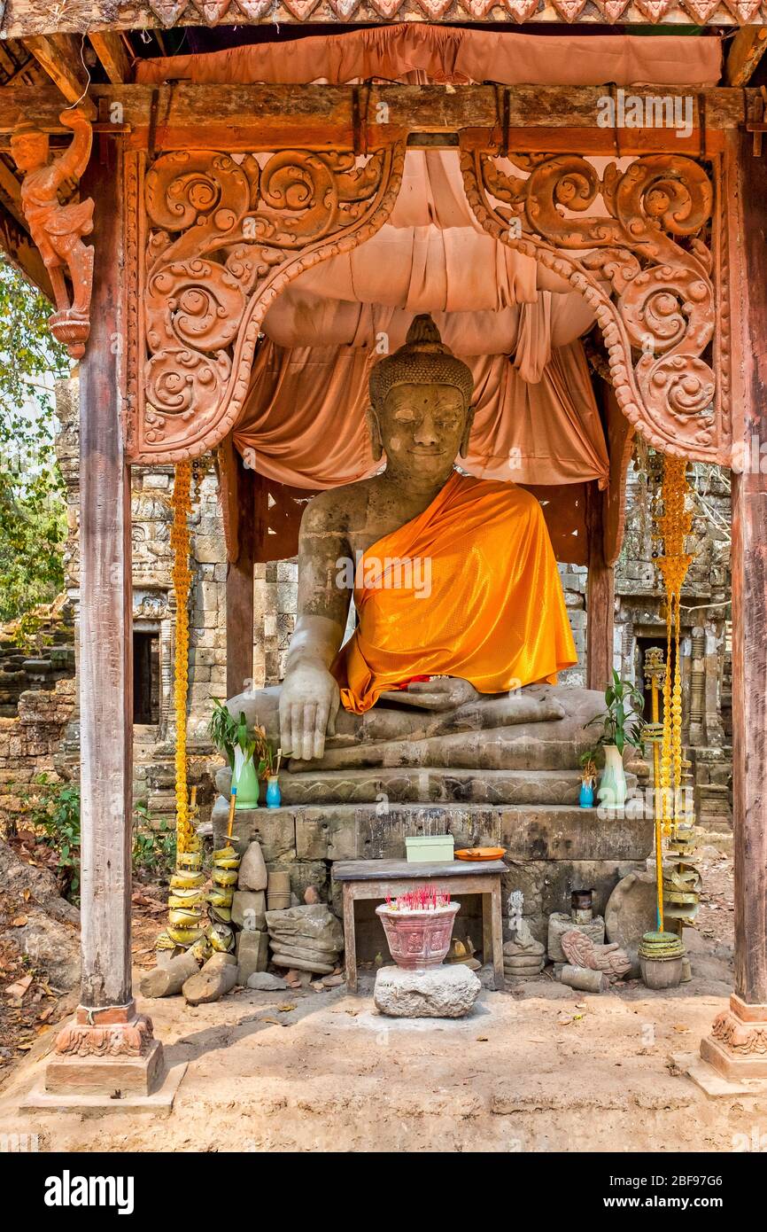 Statua del Buddha vicino a Preah Palilay, Angkor Thom, Siem Reap, Cambogia Foto Stock