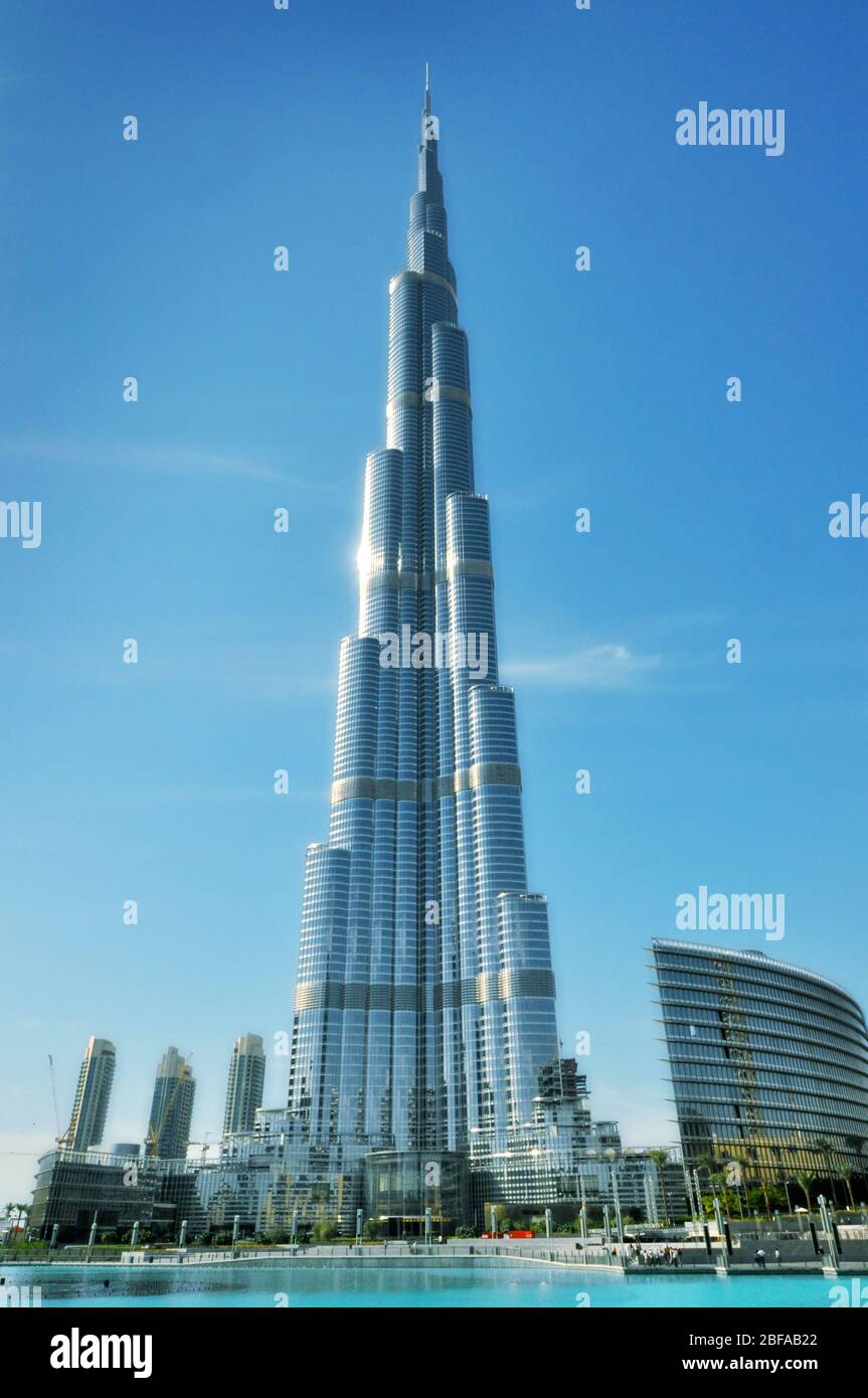 Il Burj Khalifa, conosciuto come Burj Dubai prima della sua inaugurazione, è un grattacielo situato a Dubai, negli Emirati Arabi Uniti. La struttura artificiale più alta del mondo, Foto Stock