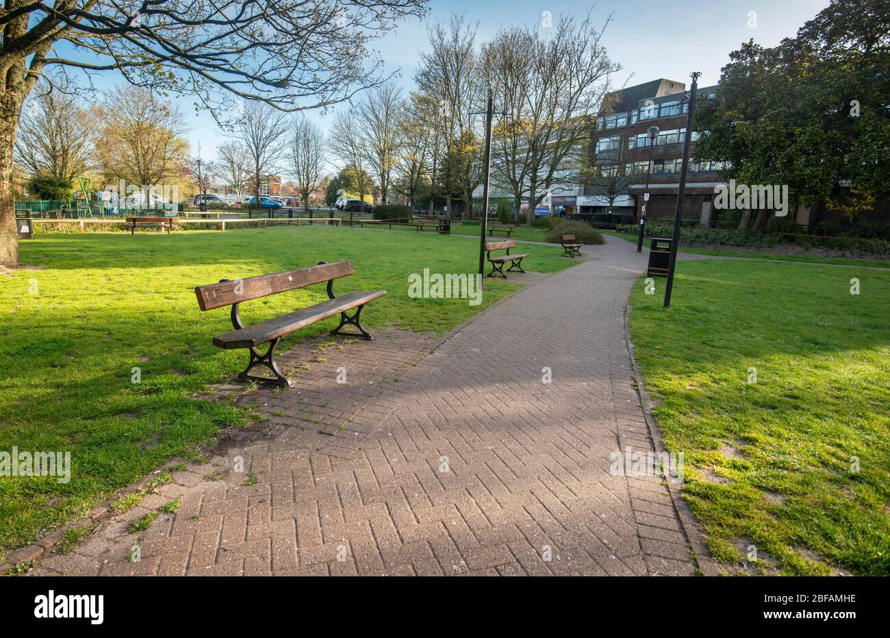 Coronavirus Covid 19 Market Day a Salisbury durante Lockdown solo poche persone che vanno a lavorare o ottenere forniture. Foto Stock