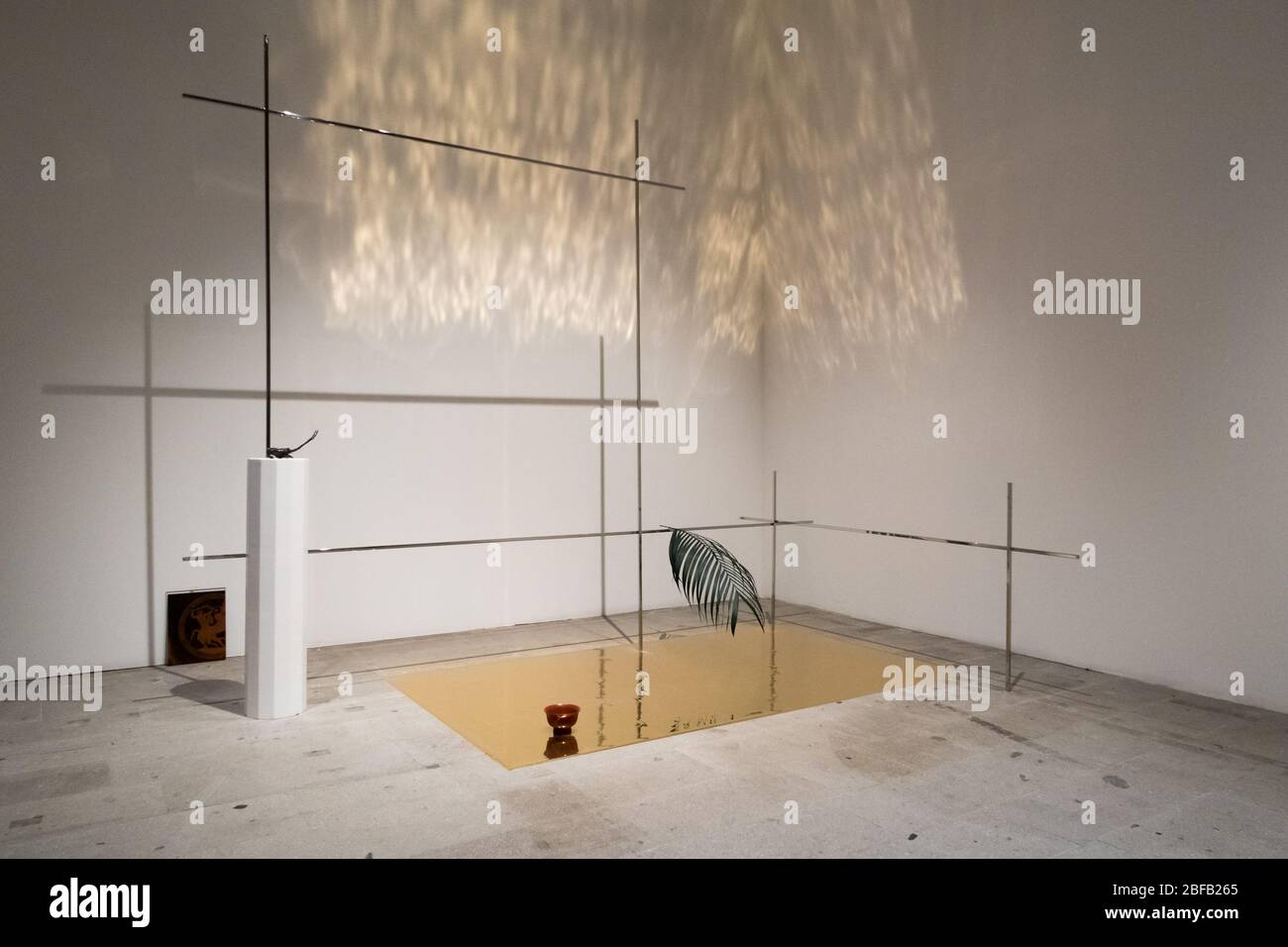 L'opera 'VOL.XIX' dell'artista Haris Ephaminonda, esposta alla Biennale di Venezia 2019 Foto Stock