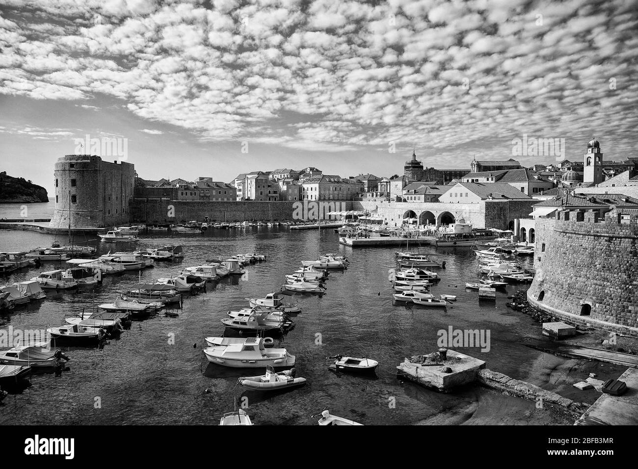 Il porto di Dubrovnik, Croazia, si trova appena fuori le mura della Città Vecchia. Foto Stock