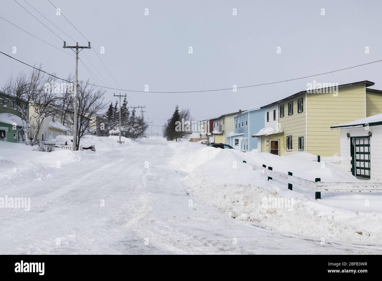 Fila di case, una volta di proprietà della società, nella vecchia città mineraria di Buchans, Terranova, Canada [Nessuna proprietà di rilascio; disponibile per licenze editoriali Foto Stock