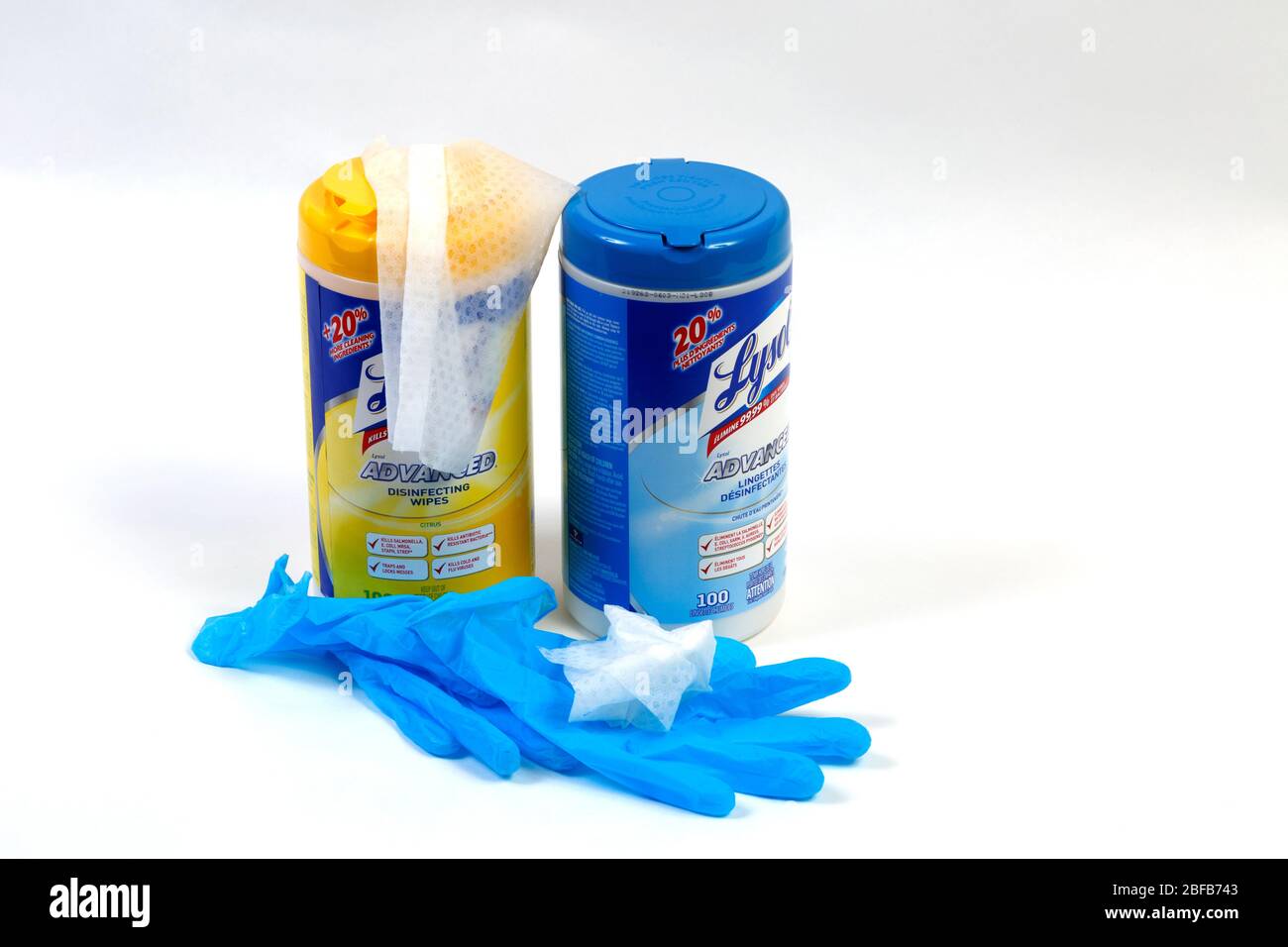 Panni per la pulizia di sostanze chimiche per la disinfezione con chiodi di gomma. Foto Stock