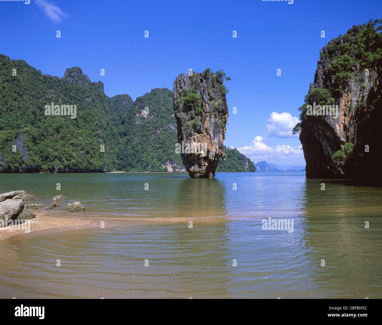 Isola di Ko Tapu (James Bond), Parco Nazionale di Ao Phang Nga, Ko Ping Kan, Provincia di Phang Nga, Thailandia Foto Stock