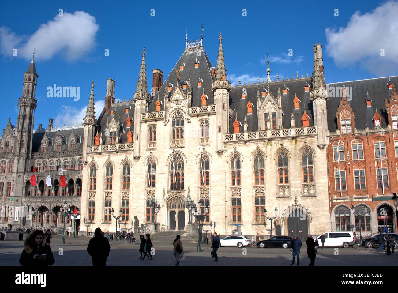 Piazza del mercato, Bruges. Provinciaal Hof (Tribunale della Provincia). Foto Stock