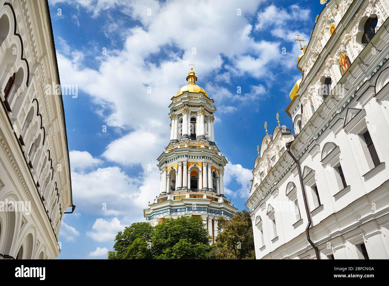 Vecchia Torre Campanaria di Kiev Pechersk Lavra. Vecchia architettura storica a Kiev, Ucraina Foto Stock