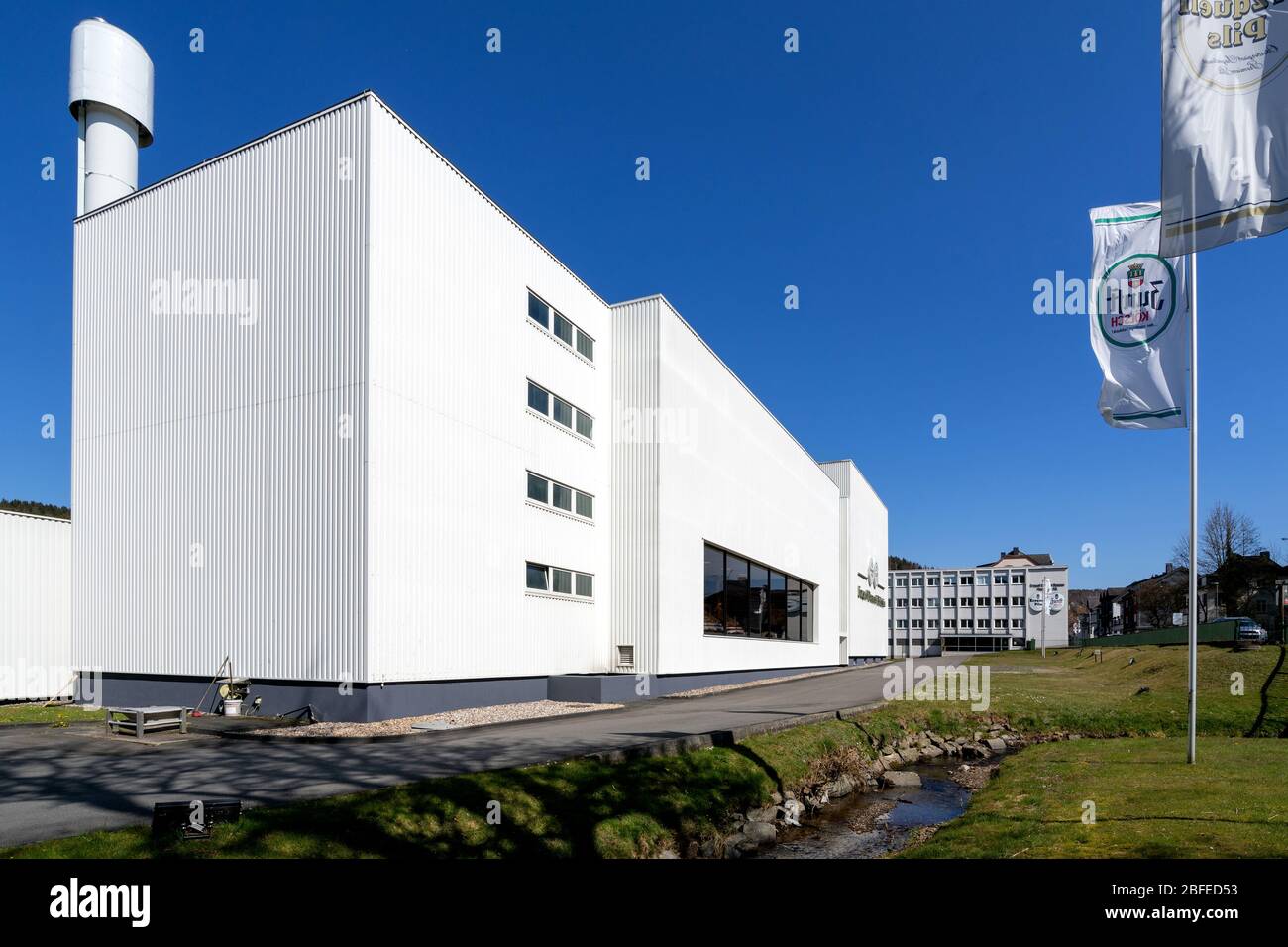 Birrificio della Erzquell Brauerei Bielstein (Erzquell Brewery) con i marchi Erzquell Pils e Zunft Kölsch. Foto Stock