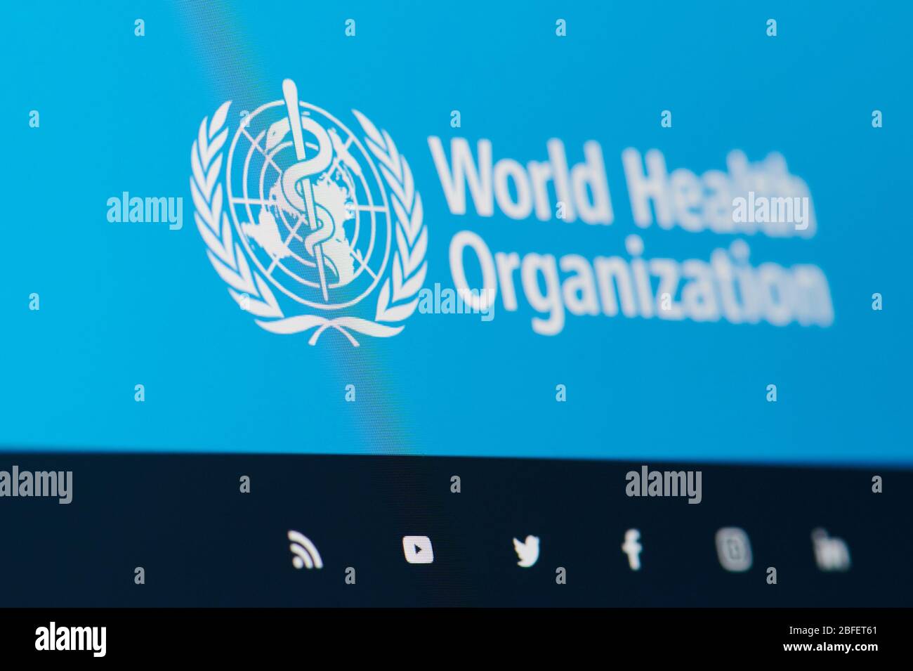 New-York , USA - 18 aprile 2020: VISUALIZZAZIONE ravvicinata DELL'oraganizzazione DELL'OMS sul sito dei social media sullo schermo del laptop Foto Stock