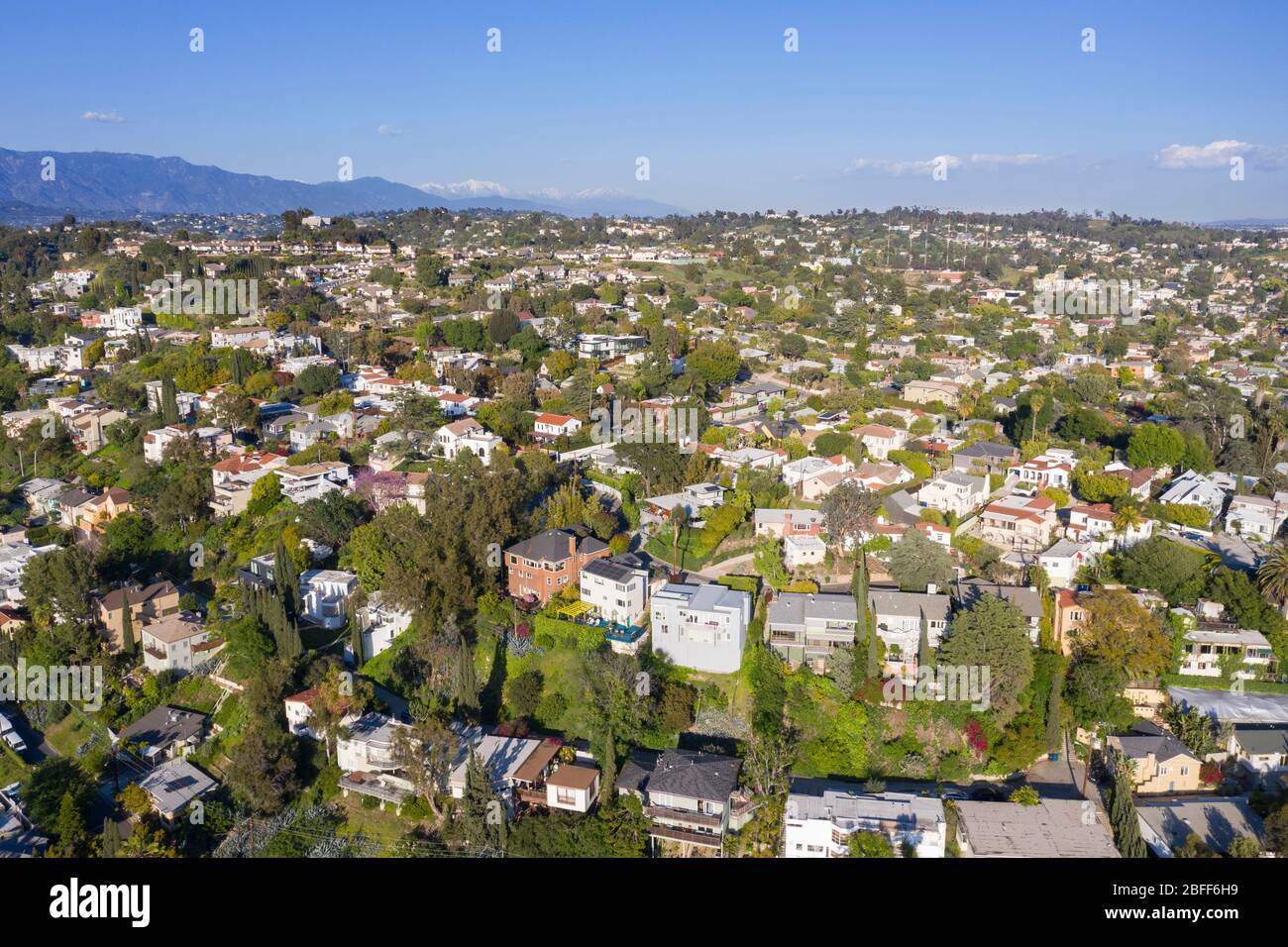 Vista aerea sopra il quartiere alla moda Silver Lake a Los Angeles, California Foto Stock