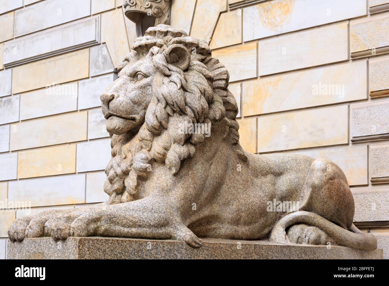Statua del Leone, Rathaus (Municipio), Amburgo, Germania, Europa Foto Stock