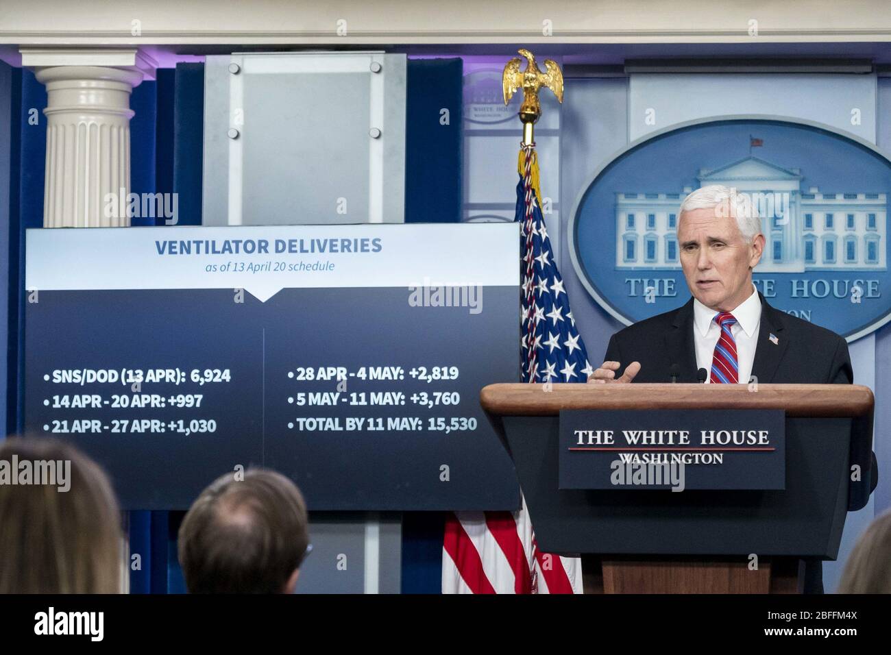 Washington, Stati Uniti d'America. 13 Aprile 2020. Il Vice Presidente Mike Pence ha espresso le sue osservazioni durante un briefing di aggiornamento sui coronavirus lunedì 13 aprile 2020 nella Sala di Briefing della Casa Bianca di James S. Brady Press. People: Vice President Mike Pence Credit: Storms Media Group/Alamy Live News Foto Stock