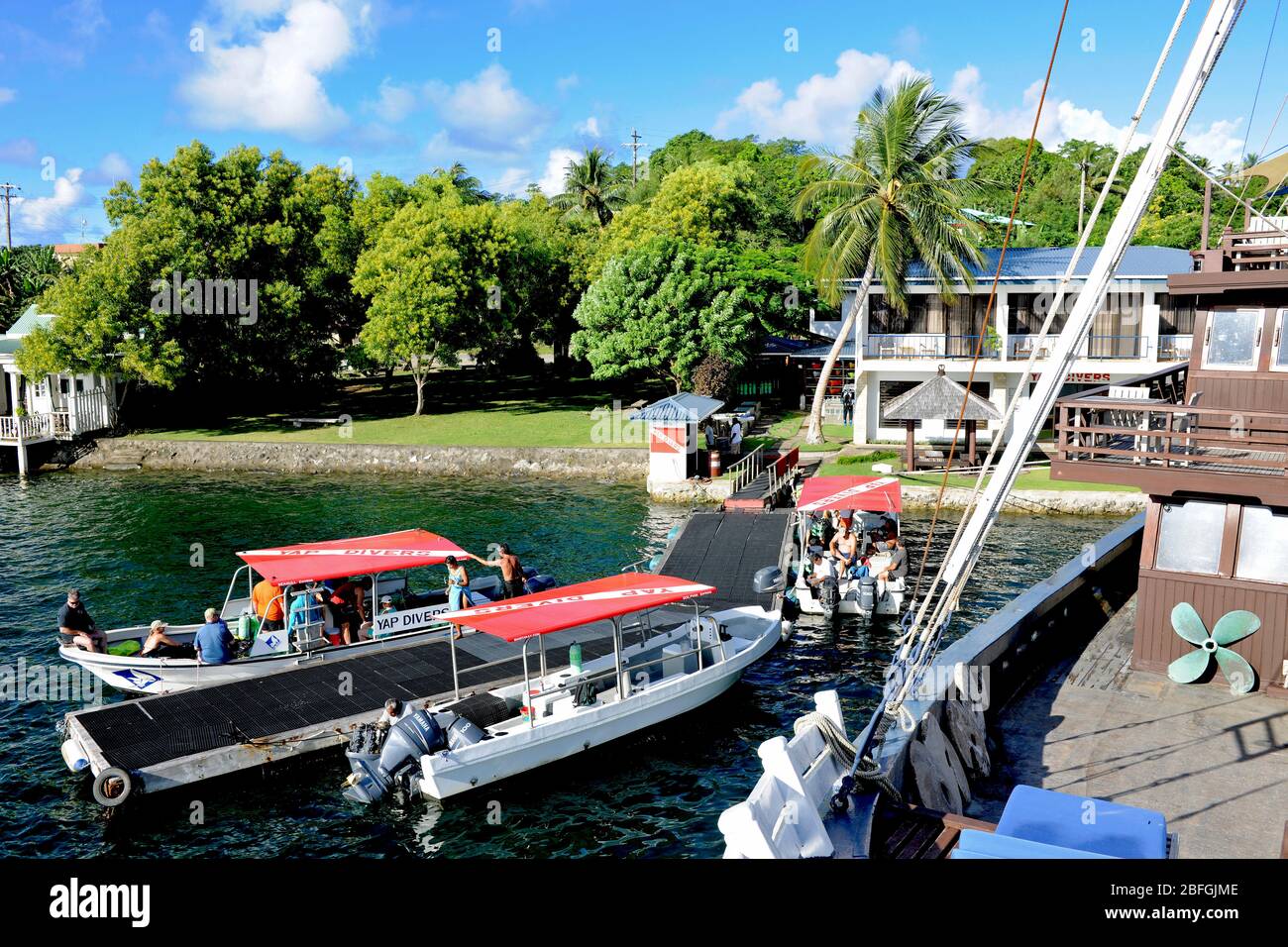 Tauchboot, subacquei Yap Foto Stock