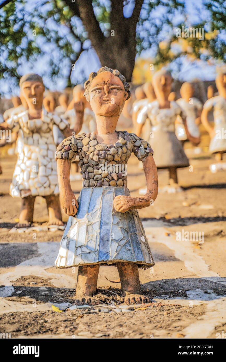 Il Giardino delle rocce di Chandigarh è un giardino di sculture in Chandigarh, India. È anche conosciuto come il giardino roccioso di Nek Chand dopo il relativo fondatore Nek Chand Sain Foto Stock