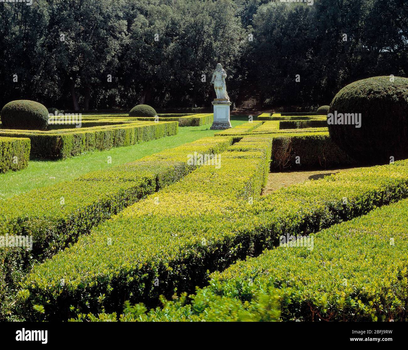Italia. Toscana. Labirinto di giardini all'hotel Sovana. Foto Stock