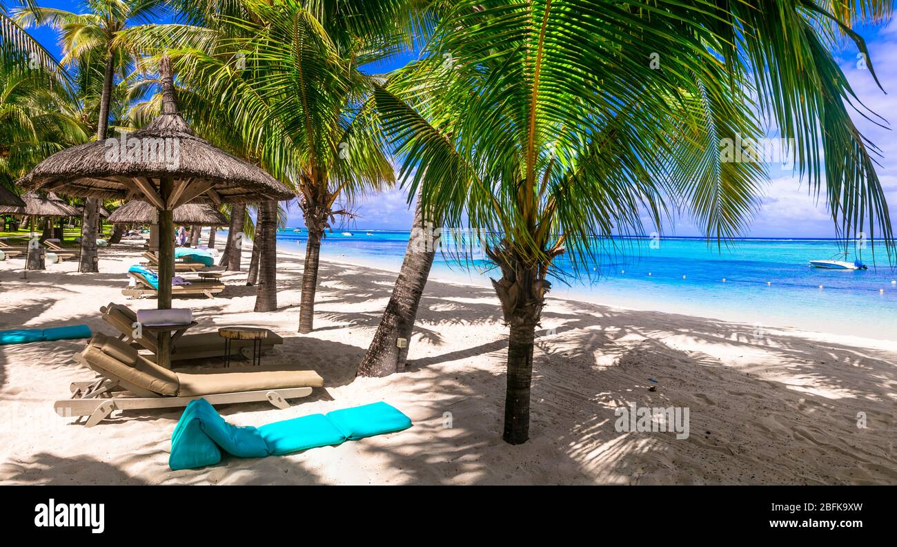 Paradiso tropicale sull'isola di Mauritius, spiaggia le Morne. Foto Stock