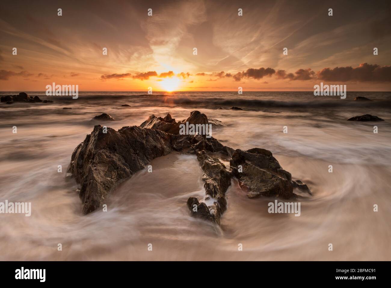 Alba nella splendida posizione di St Helen's Bay Rosslare Wexford Irlanda Foto Stock