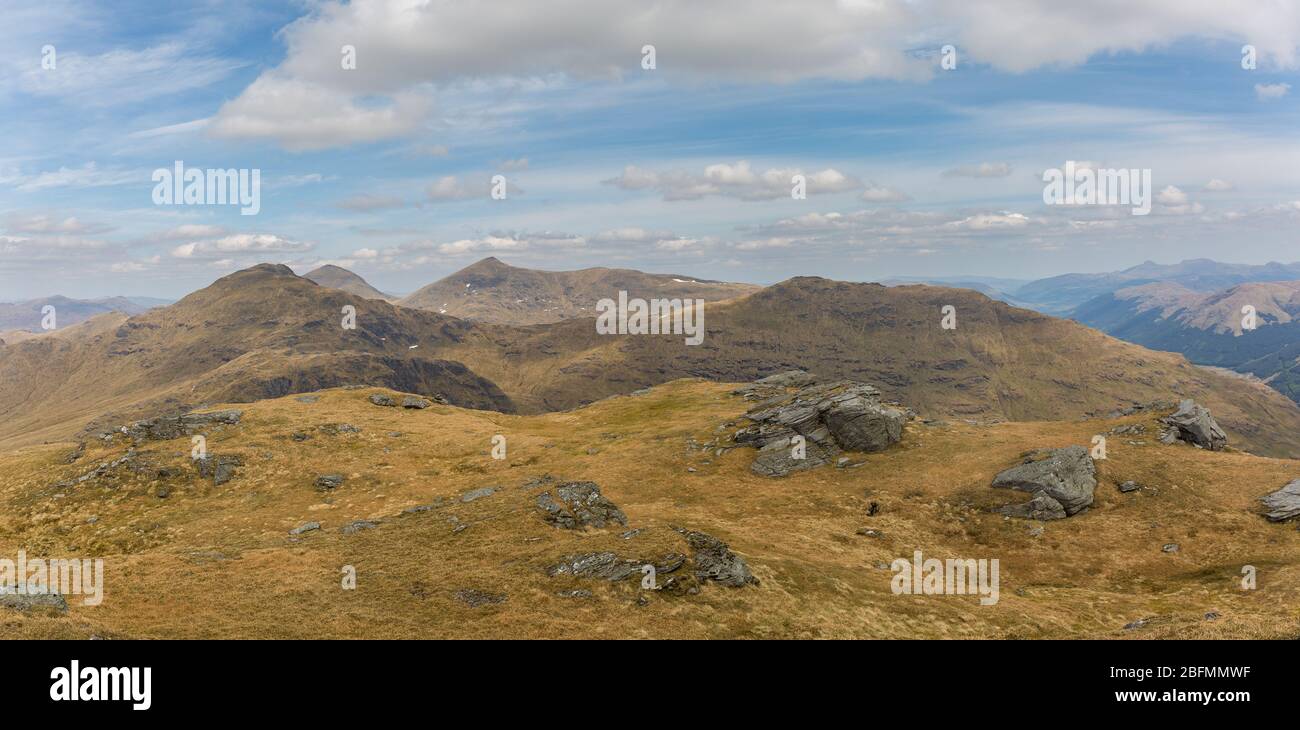 Vista da Beinn a Chromin Back Ground Peaks ben di più E Stob Binnein Foto Stock