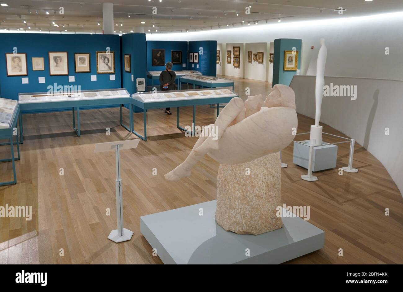 Scultura in marmo di 'Tebe seduto su poltrona' di Giacomo Manzu, 1987. Museo Soumaya (Museo Soumaya) a Città del Messico, Messico Foto Stock