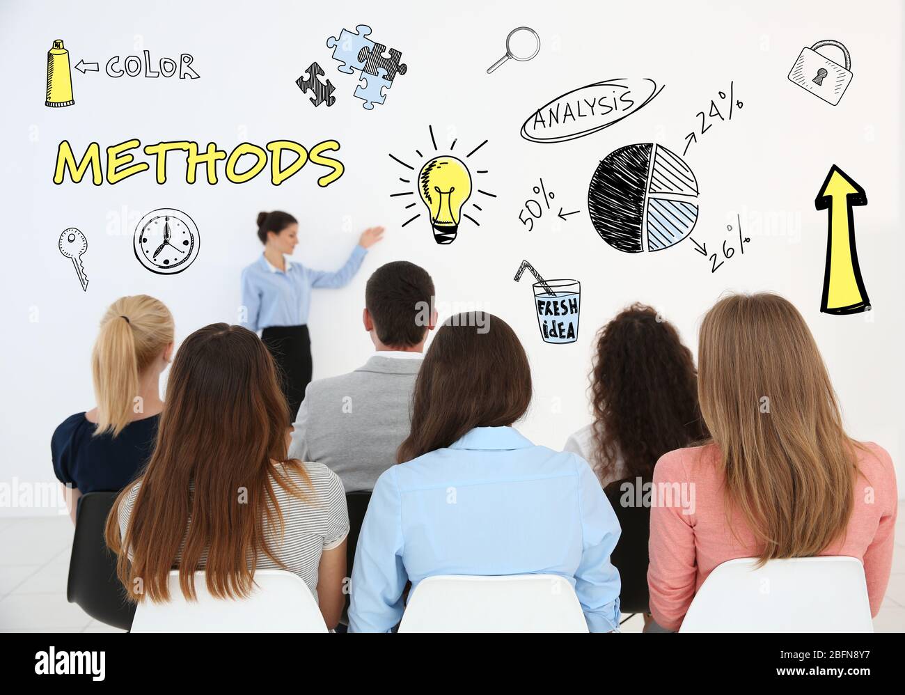 Conferenza aziendale. Business coaching e concetto di sviluppo. Metodi Word sullo sfondo. Foto Stock