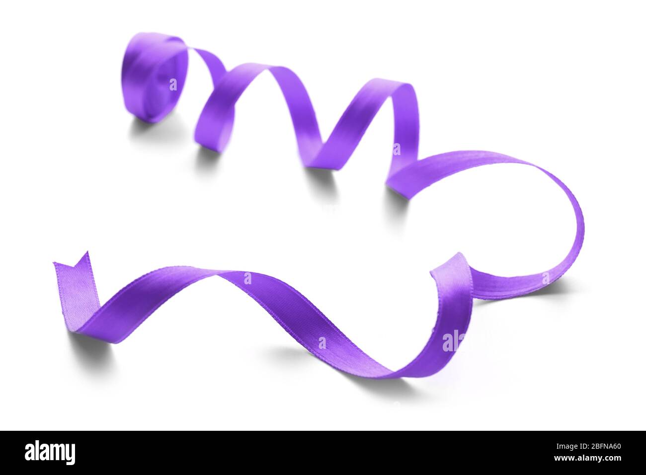 Nastro festivo su sfondo bianco Foto Stock