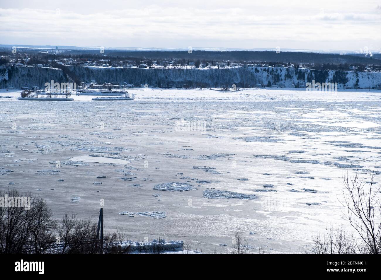 Surgelato fiume Saint Laurent in Quebec città in inverno. Nessuno Foto Stock
