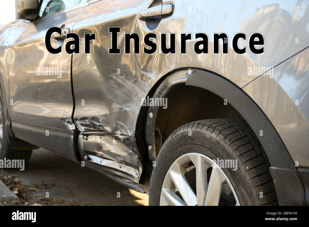 Concetto di assicurazione auto. Automobile danneggiata, primo piano Foto Stock