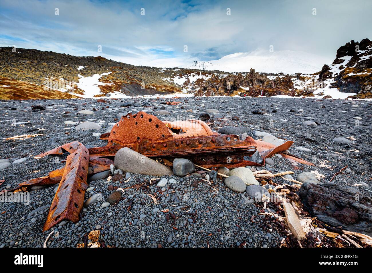 Relitto arrugginito del peschereccio da pesca Grimsby Epine a Djupalonssandur Dritvik spiaggia nel Parco Nazionale di Snaefellsnes, Islanda Foto Stock