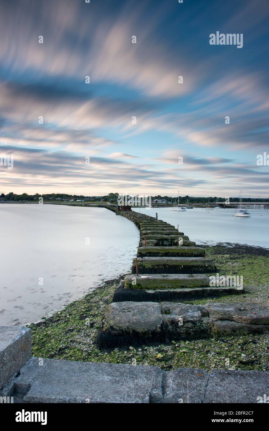 I resti della linea ferroviaria Hayling Billy a Hayling Island, Hampshire Foto Stock