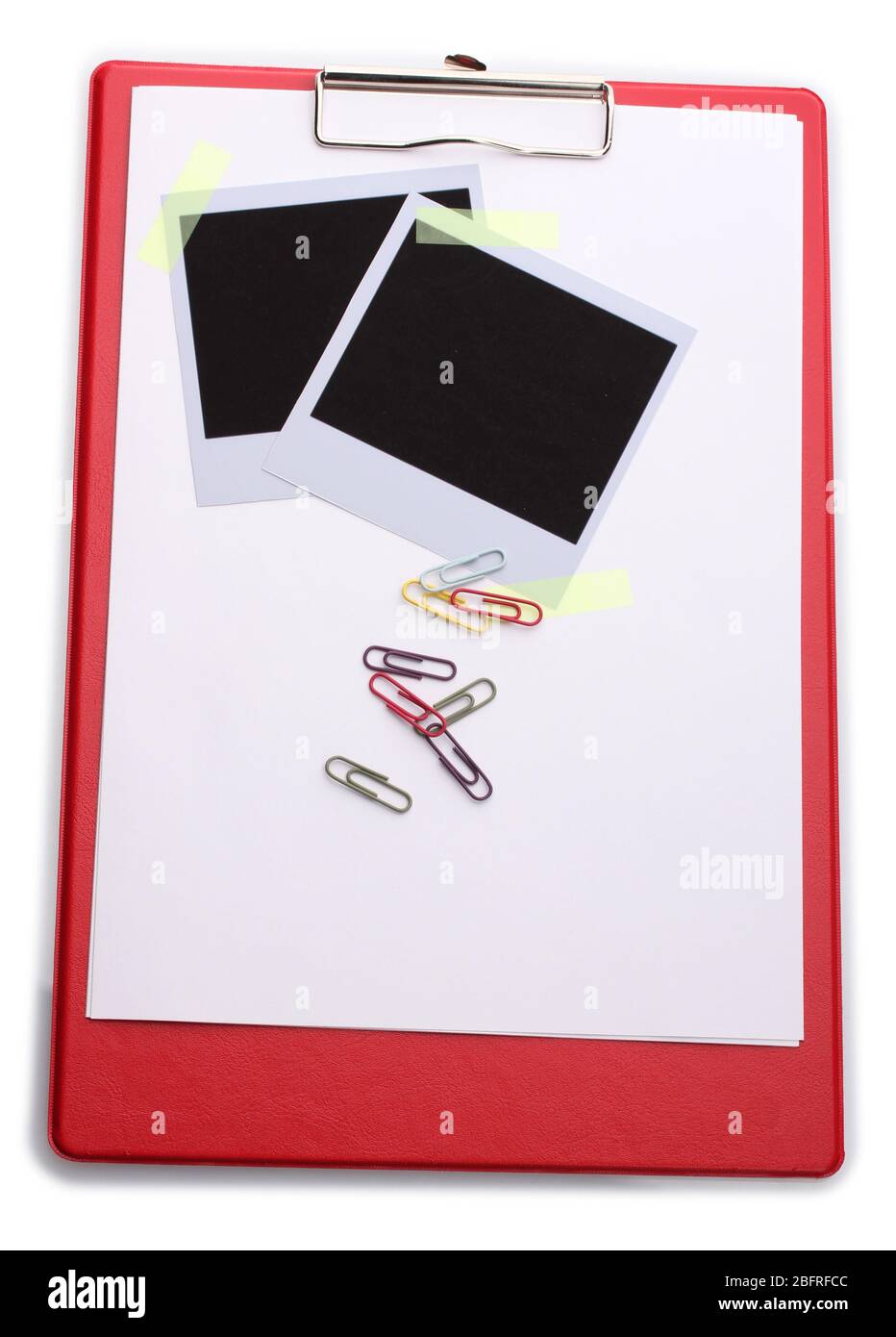 Carta fotografica e cartella con carta isolata su bianco Foto Stock