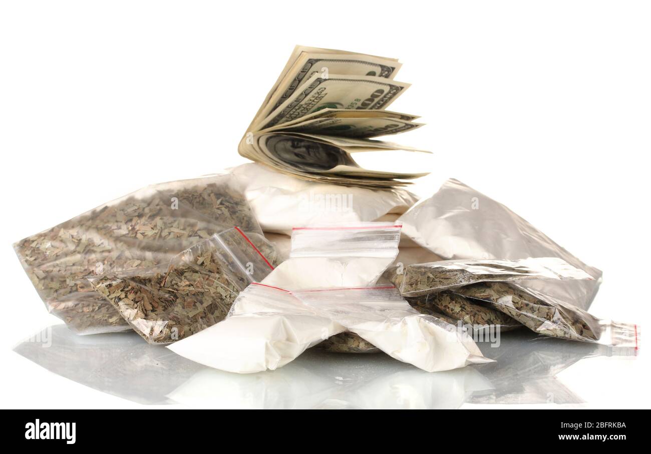 Cocaina e marijuana in pacchetto isolato su bianco Foto Stock