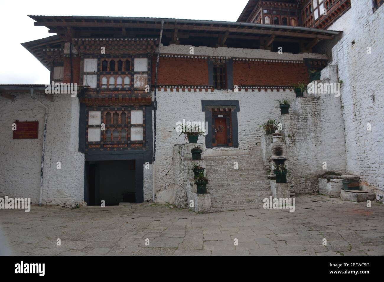 Trongsa Dzong risale al 1543 ed è il più grande dzong in Bhutan. Foto Stock