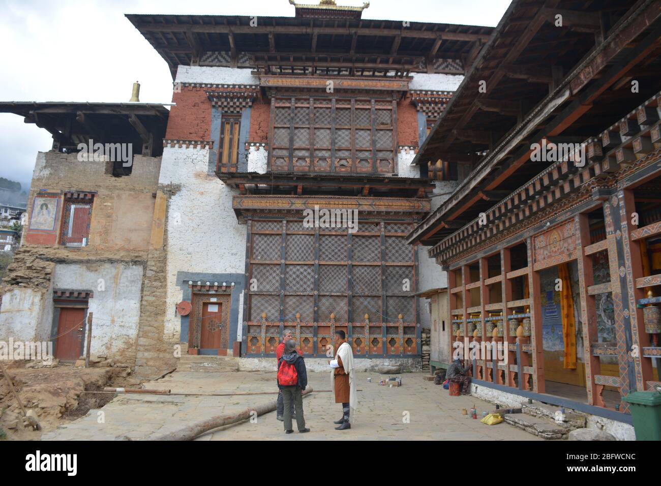 Trongsa Dzong risale al 1543 ed è il più grande dzong in Bhutan. Foto Stock