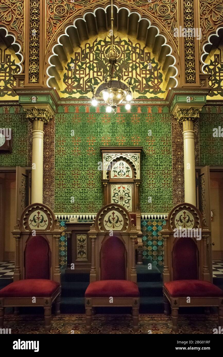 Foto verticale della Oriental Hall all'interno del Tempio Masonico, Philadelphia, Pennsylvania Foto Stock