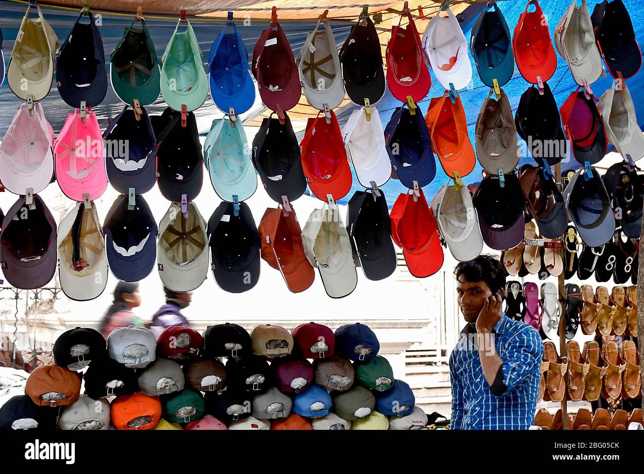 hat venditore qualsiasi kolkata nuova area di mercato Foto Stock