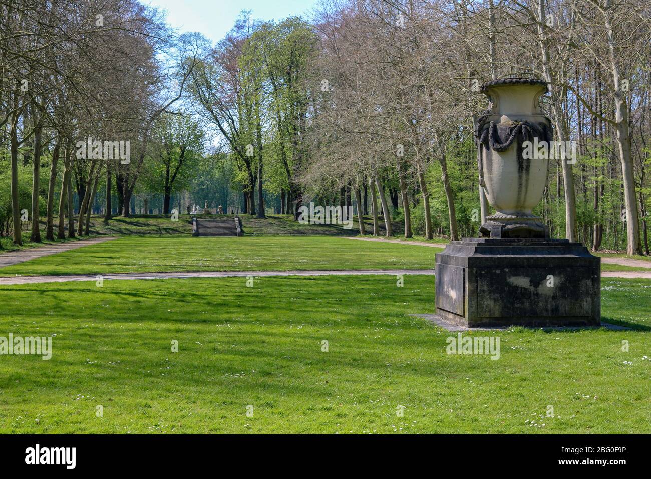 Parco deserto del Castello di Nordkirchen, la Versailles di Westfalia, durante la Corona Pandemicn Nordkirchen, Germania Foto Stock