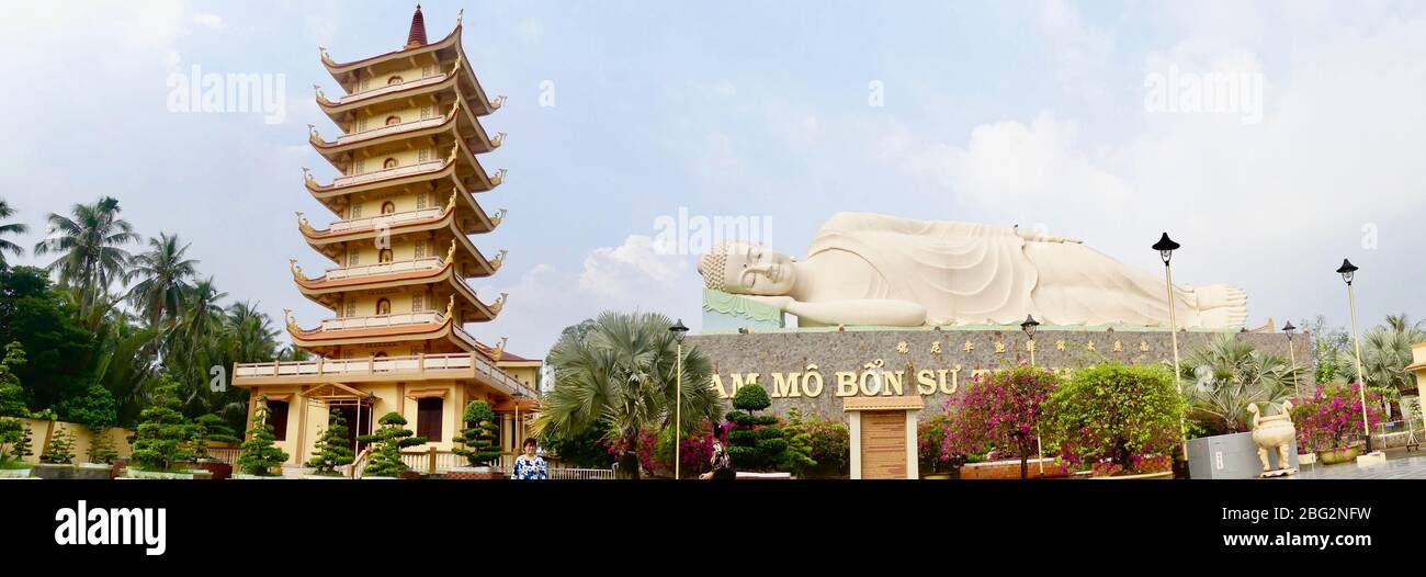 Panoramica della Pagoda Vinh Trang e dei giardini Buddisti, Vietnam Foto Stock