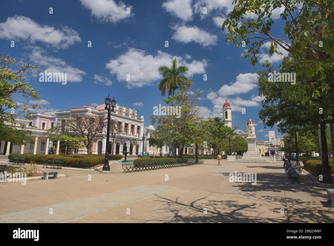 La Cattedrale di nostra Signora dell'Immacolata Concezione vista da Plaza Jose Marti, Cienfuegos, Cuba Foto Stock