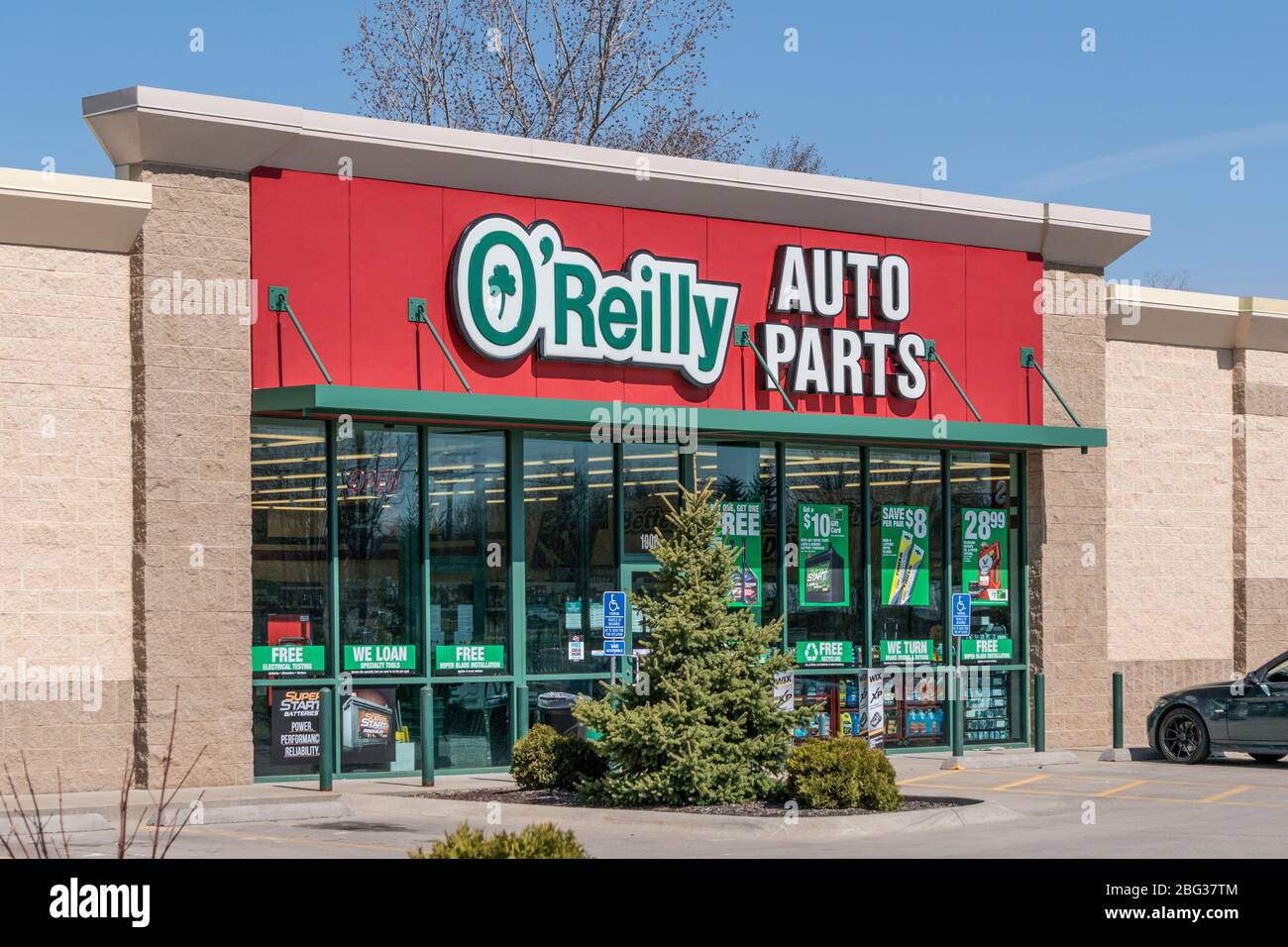 NORTHFIELD, MN/USA - 18 APRILE 2020: Logo o'Reilly Auto Parts per esterni e marchi commerciali. Foto Stock