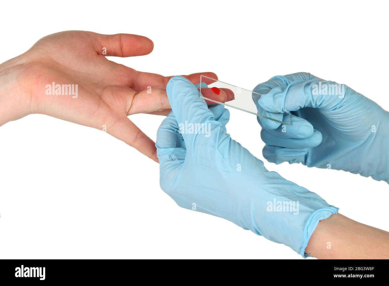 Provette con sangue in mano isolato su bianco Foto Stock