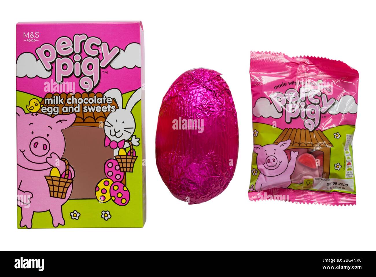 M&S Percy Pig uova di cioccolato al latte e dolci rimossi dalla scatola isolata su sfondo bianco - Percy Pig uovo di Pasqua Foto Stock