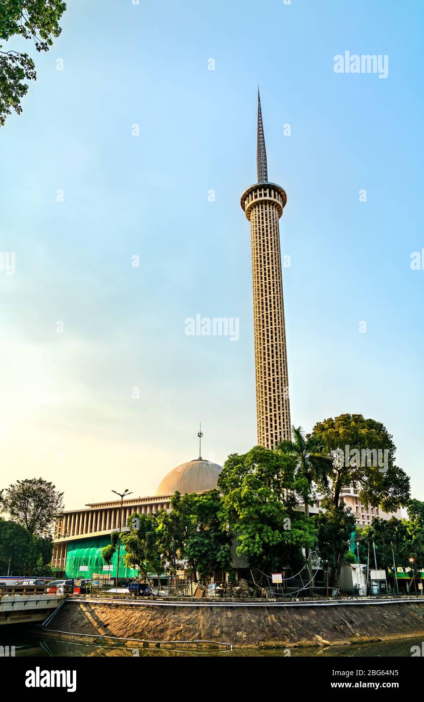 Minareto della Moschea Istiqlal a Giacarta, Indonesia Foto Stock