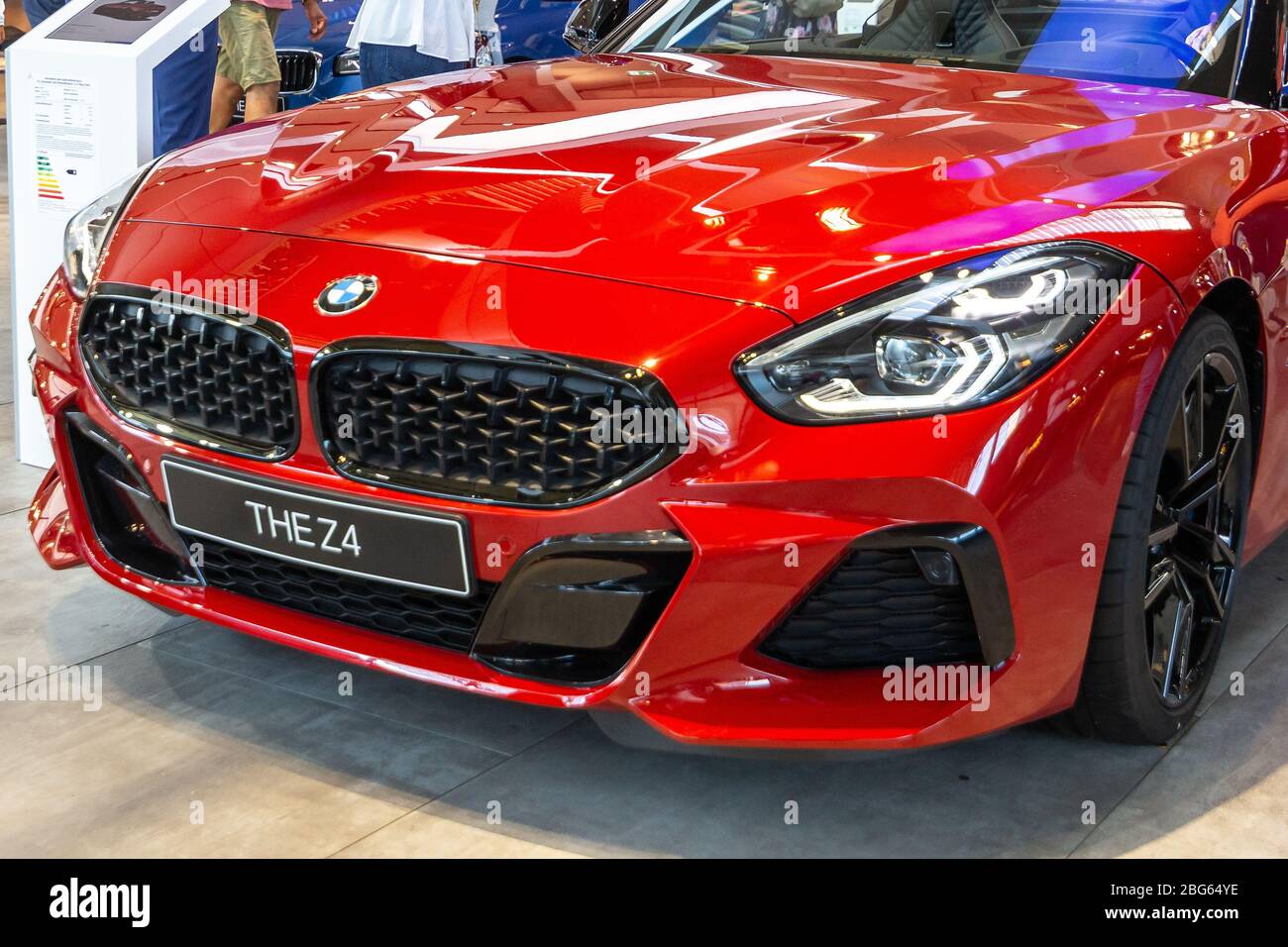 BMW Z4 rossa. BMW Welt, Monaco, Germania, marzo 2020 Foto Stock