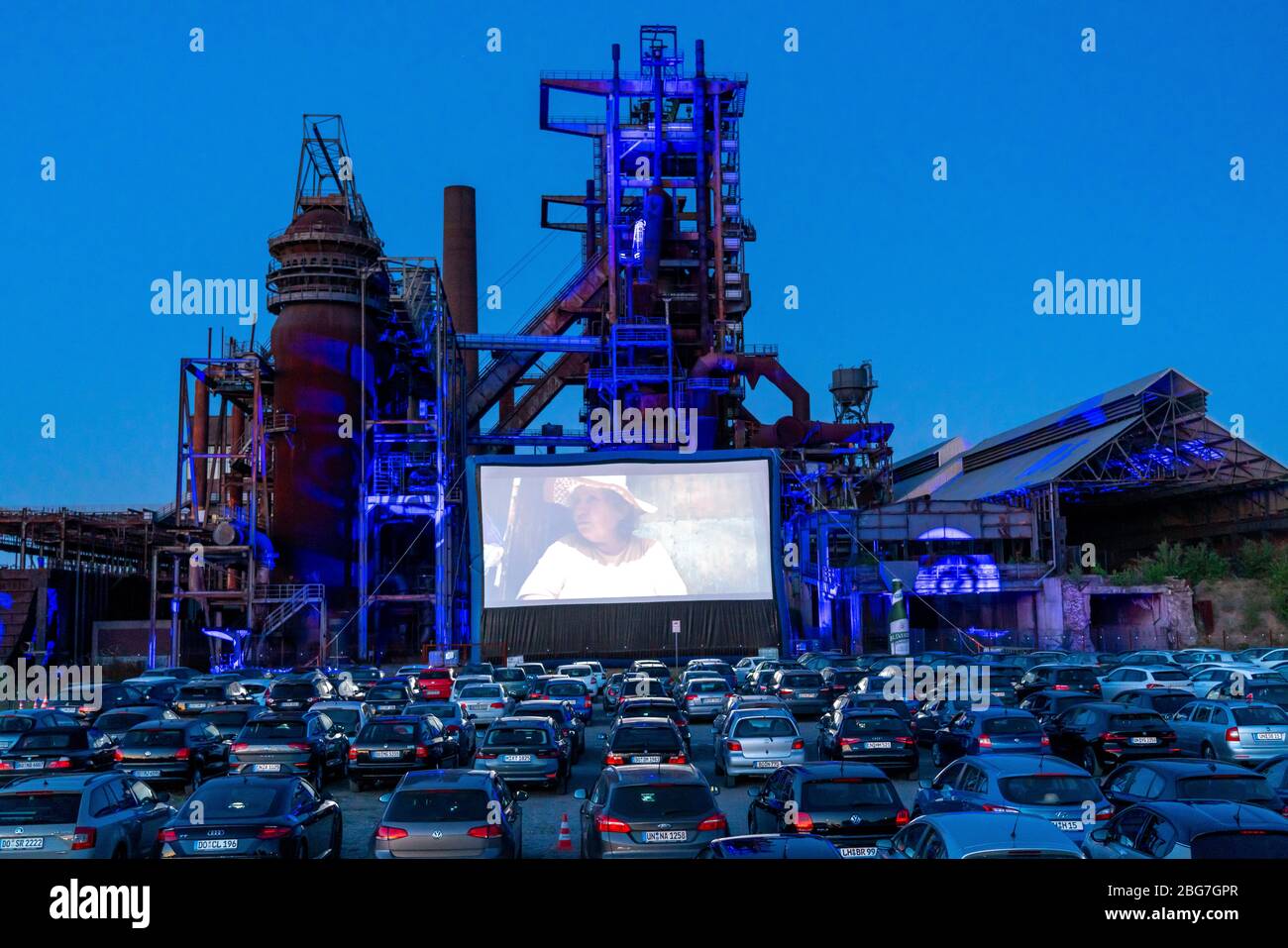 Drive-in cinema Dortmund, sullo sfondo dell'ex impianto di altoforno Phoenix-West a Dortmund-Hörde, proiezione temporanea di film, evento in co Foto Stock