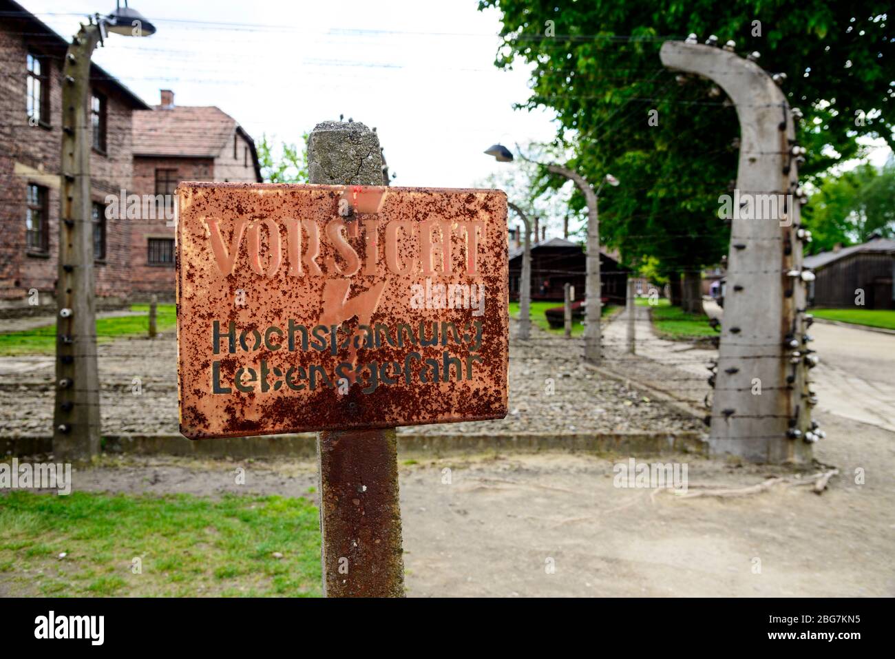 Campo di concentramento di Auschwitz Birkenau Oświęcim Barbed Wire Museo della recinzione elettrificata Polonia meridionale Europa UE UNESCO Foto Stock