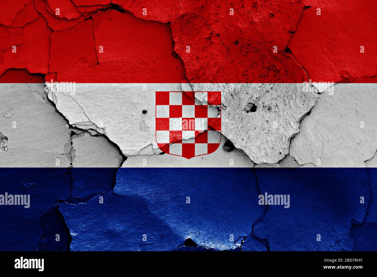 Vecchia bandiera croata dipinta su un muro cracked Foto Stock