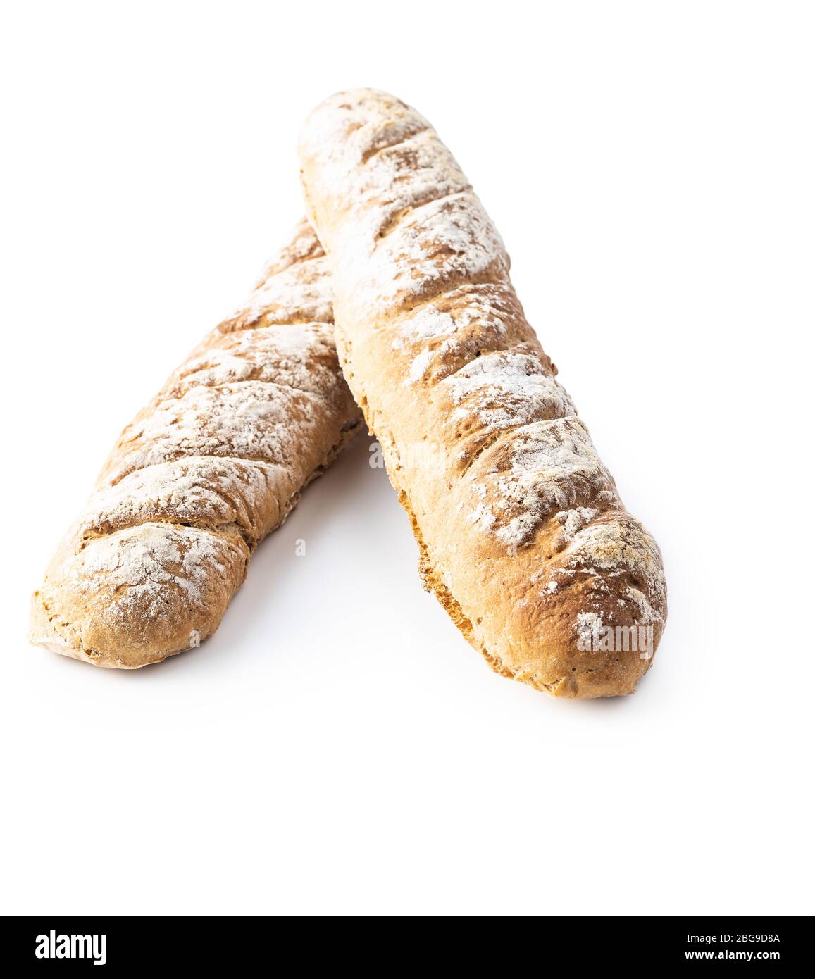 Due baguette fresche di pane a grana intera isolate su sfondo bianco. Foto Stock