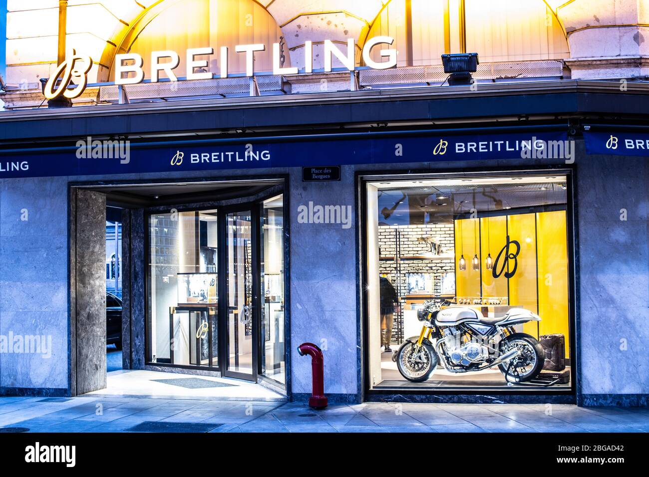 Ginevra, Svizzera, marzo 2020 Orologio Breitling, vetreria con orologi meccanici alla moda, cronometri di precisione progettati per aviatori Foto Stock