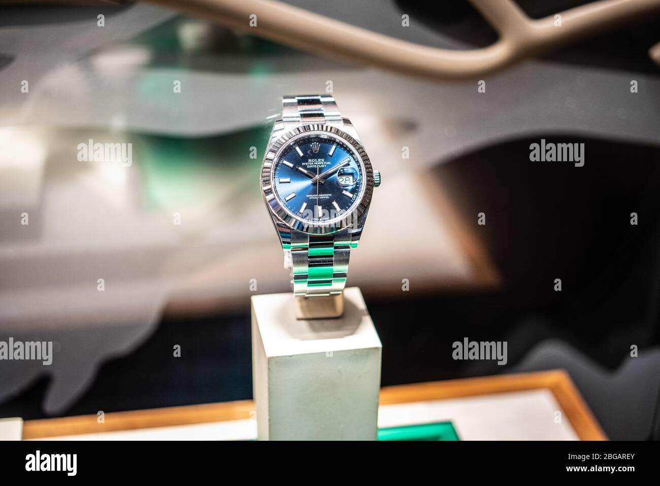 Ginevra, Svizzera, marzo 2020: Rolex vetreria con orologi meccanici alla  moda in vendita, Rolex è un produttore di orologi svizzeri di lusso Foto  stock - Alamy
