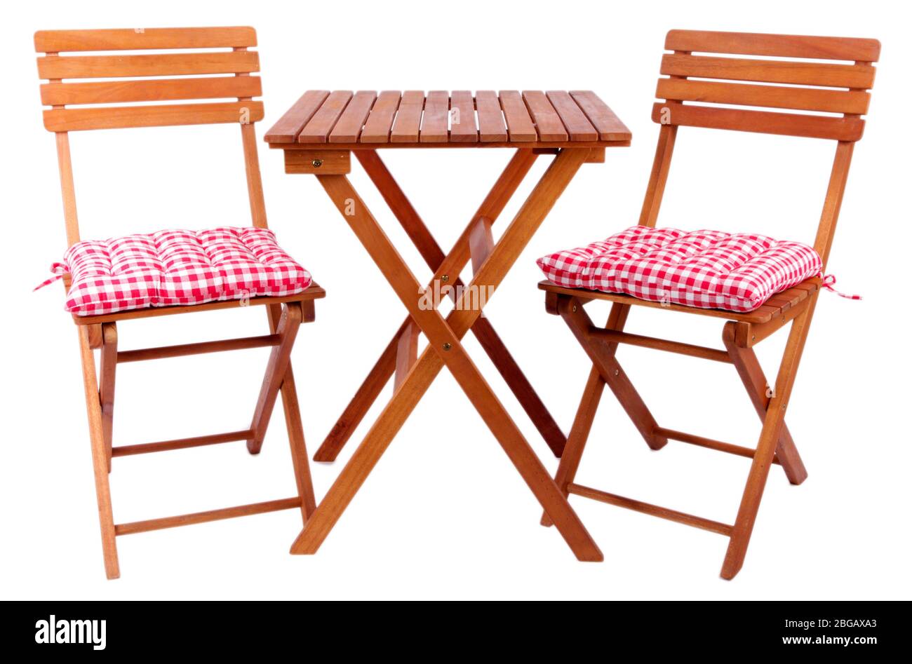 Sedie da giardino e tavolo isolato su bianco Foto Stock