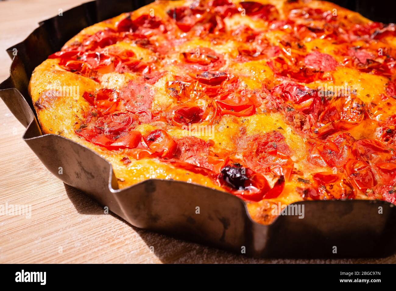 Focaccia al forno tradizionale cucina pugliese Foto Stock